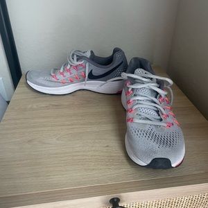 Women’s Nike size 6